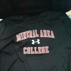 under armor, XL, black, mineral area college shirt
